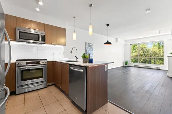 303 1330 Marine Drive, North Vancouver For Sale - image 11