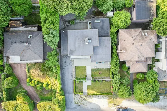 1555 Lawson Avenue, West Vancouver For Sale - image 25