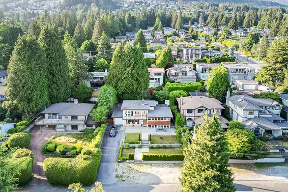 1555 Lawson Avenue, West Vancouver For Sale - image 26