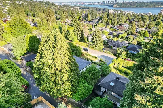 1555 Lawson Avenue, West Vancouver For Sale - image 27