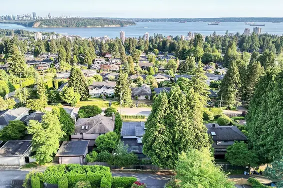 1555 Lawson Avenue, West Vancouver For Sale - image 29