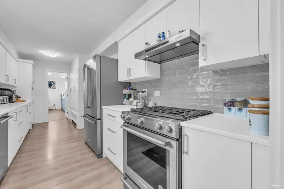 1555 Lawson Avenue, West Vancouver For Sale - image 9