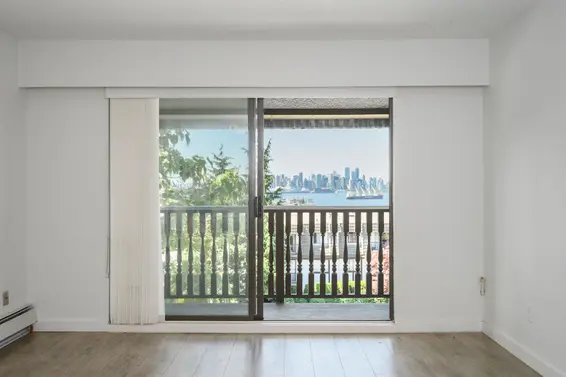 305 310 West 3rd Street, North Vancouver For Sale - image 2