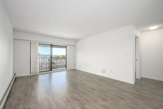 305 310 West 3rd Street, North Vancouver For Sale - image 3