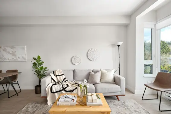 206 1633 Tatlow Street, North Vancouver