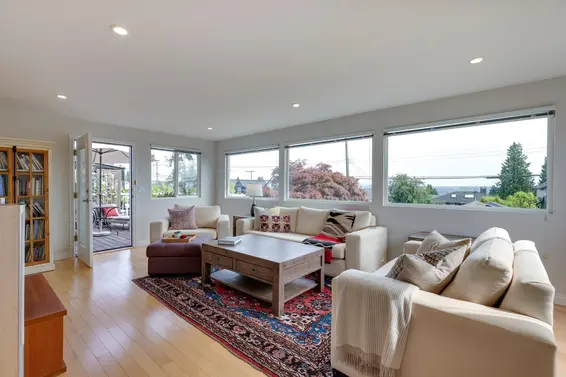 529 East 7th Street, North Vancouver For Sale - image 2