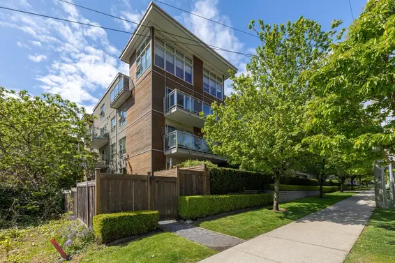 110 1033 St. Georges Avenue, North Vancouver For Sale - image 2