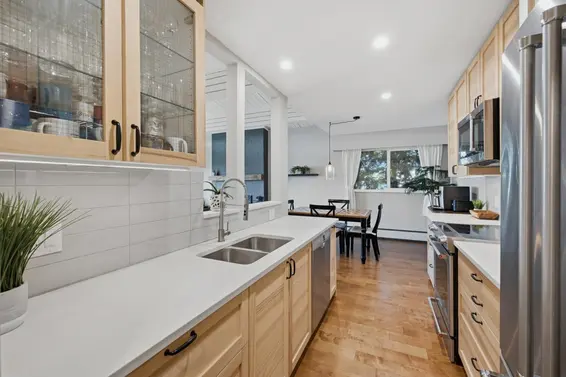 304 325 West 3rd Street, North Vancouver For Sale - image 11