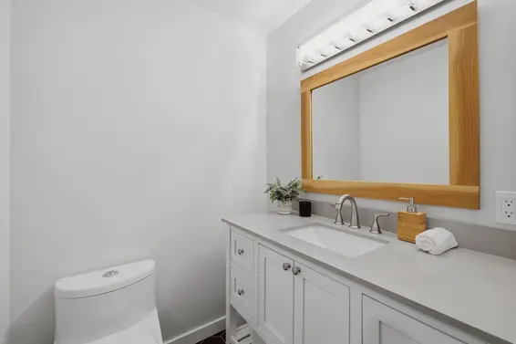 304 325 West 3rd Street, North Vancouver For Sale - image 18