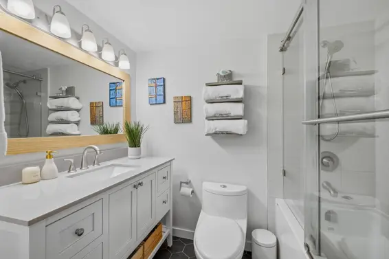 304 325 West 3rd Street, North Vancouver For Sale - image 23