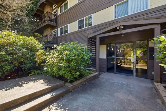 304 325 West 3rd Street, North Vancouver For Sale - image 27