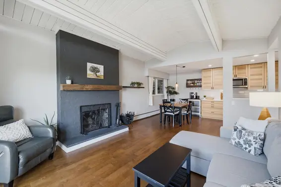 304 325 West 3rd Street, North Vancouver For Sale - image 6