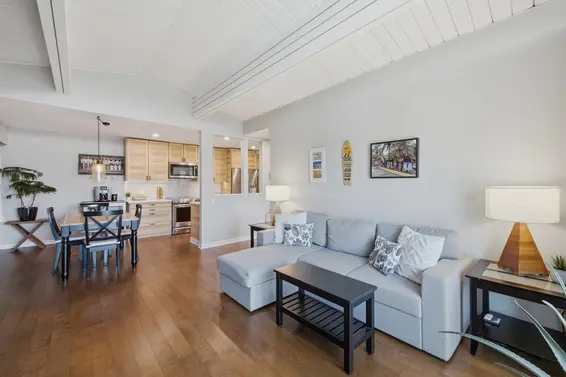 304 325 West 3rd Street, North Vancouver For Sale - image 7