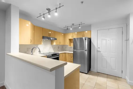 203 305 Lonsdale Avenue, North Vancouver For Sale - image 7