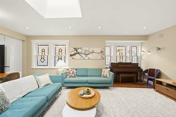 2340 Chesterfield Avenue, North Vancouver For Sale - image 3