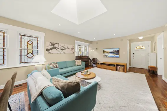 2340 Chesterfield Avenue, North Vancouver For Sale - image 4