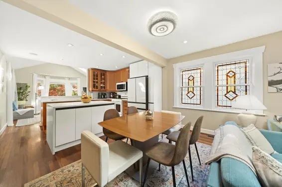 2340 Chesterfield Avenue, North Vancouver For Sale - image 5