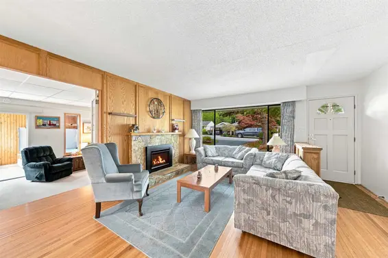 2161 Floralynn Crescent, North Vancouver For Sale - image 3