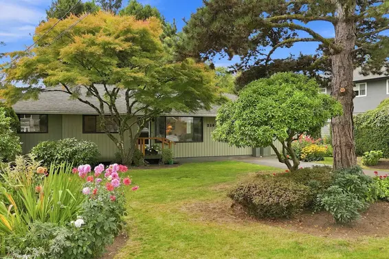 2161 Floralynn Crescent, North Vancouver For Sale - image 30