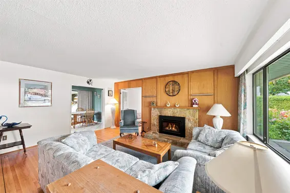 2161 Floralynn Crescent, North Vancouver For Sale - image 4