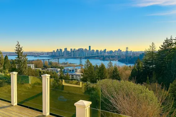 986 Esquimalt Avenue, West Vancouver