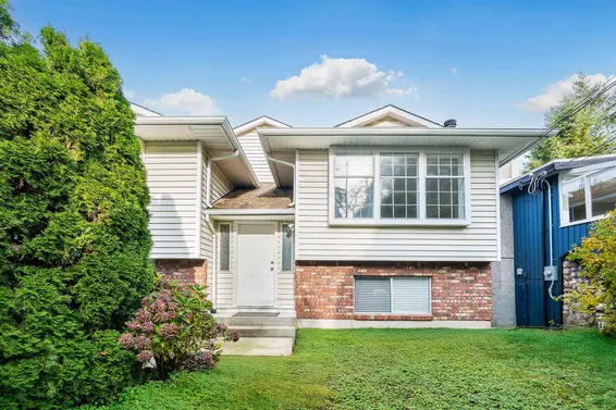 3868 Mt Seymour Parkway, North Vancouver For Sale - image 1