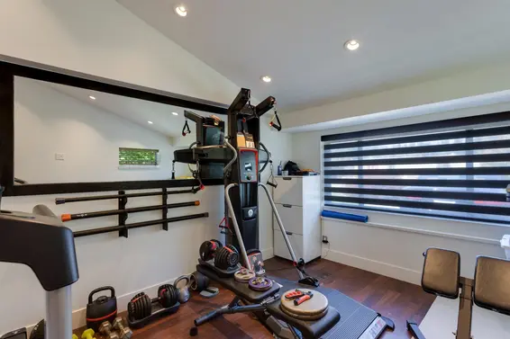1249 Alderwood Place, North Vancouver For Sale - image 15