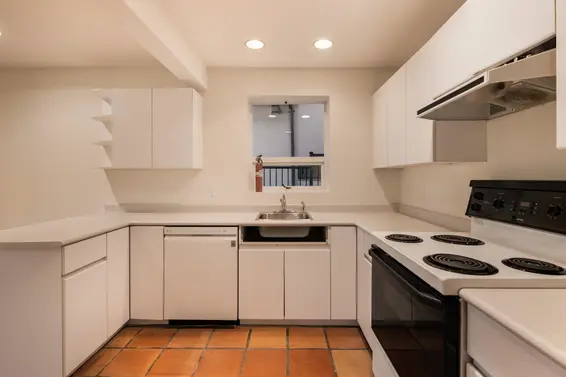 2344 Ottawa Avenue, West Vancouver For Sale - image 18