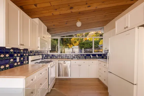 2344 Ottawa Avenue, West Vancouver For Sale - image 6