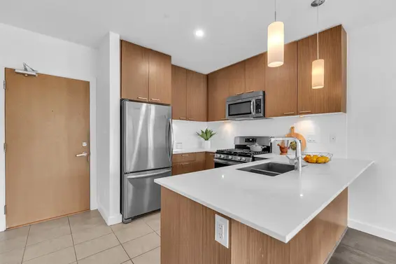 202 1330 Marine Drive, North Vancouver For Sale - image 10