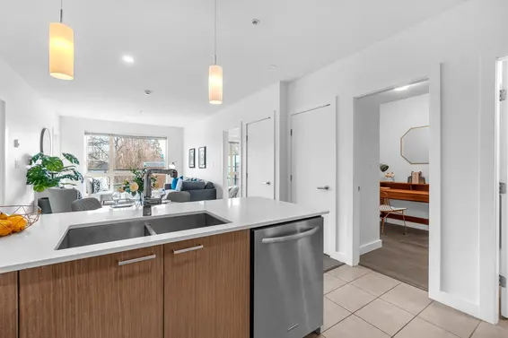 202 1330 Marine Drive, North Vancouver For Sale - image 14