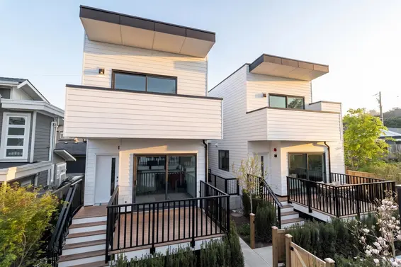2 328 West 14th Street, North Vancouver