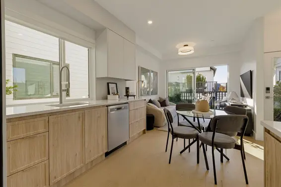 2 328 West 14th Street, North Vancouver For Sale - image 11