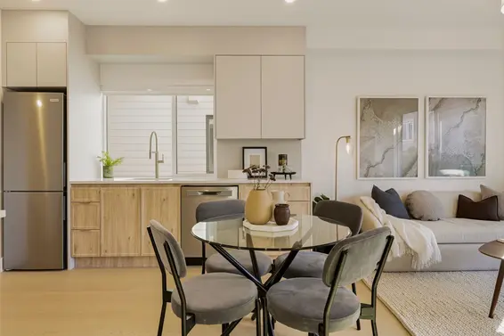 2 328 West 14th Street, North Vancouver For Sale - image 2