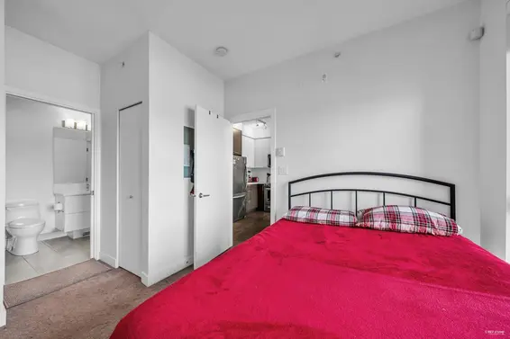402 1201 West 16th Street, North Vancouver For Sale - image 11