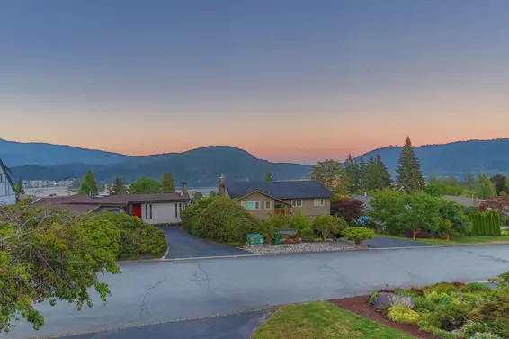 4187 Glenhaven Crescent, North Vancouver