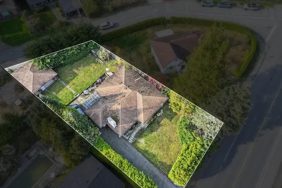 3955 Highland Boulevard, North Vancouver For Sale - image 29
