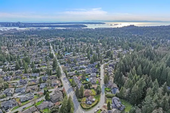 3955 Highland Boulevard, North Vancouver For Sale - image 35