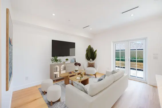 261 West 6th Street, North Vancouver For Sale - image 2