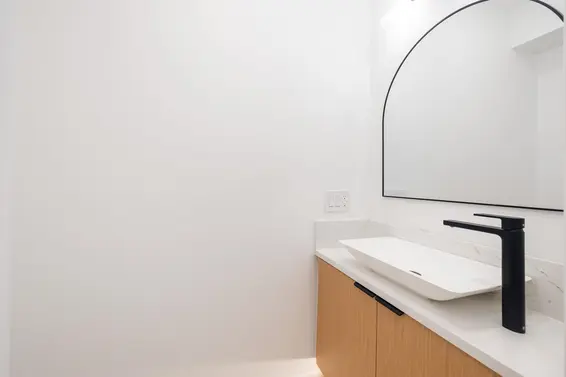 261 West 6th Street, North Vancouver For Sale - image 6