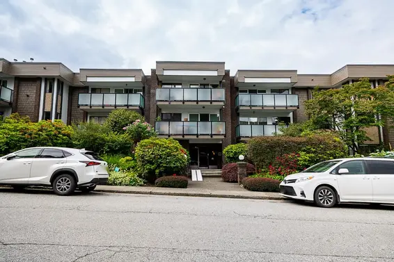 301 141 East 18th Street, North Vancouver