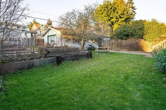 1156 Adderley Street, North Vancouver For Sale - image 28