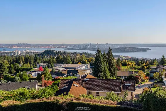 1331 Chartwell Drive, West Vancouver For Sale - image 37