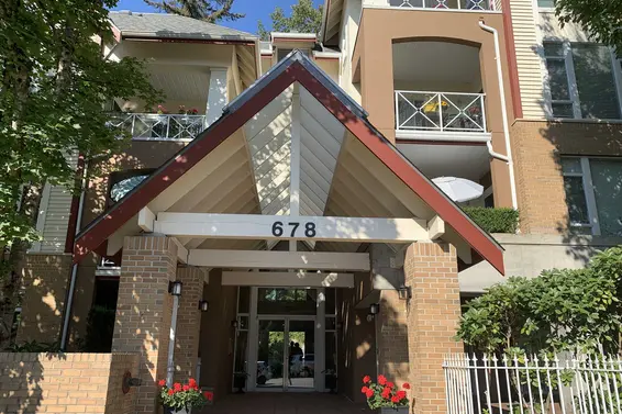303 678 West Queens Road, North Vancouver