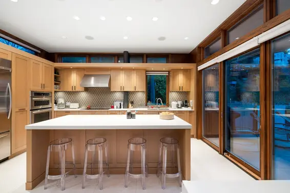 6780 Batchelor Bay Place, West Vancouver For Sale - image 12