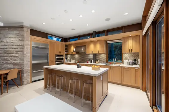 6780 Batchelor Bay Place, West Vancouver For Sale - image 13