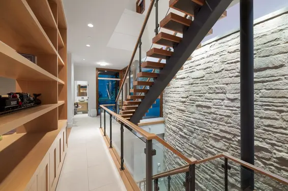 6780 Batchelor Bay Place, West Vancouver For Sale - image 18