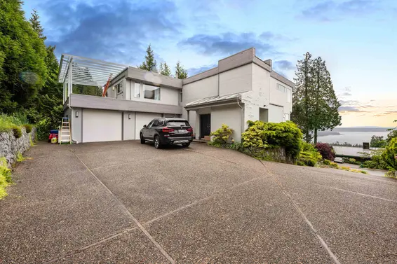 2206 Westhill Drive, West Vancouver For Sale - image 3