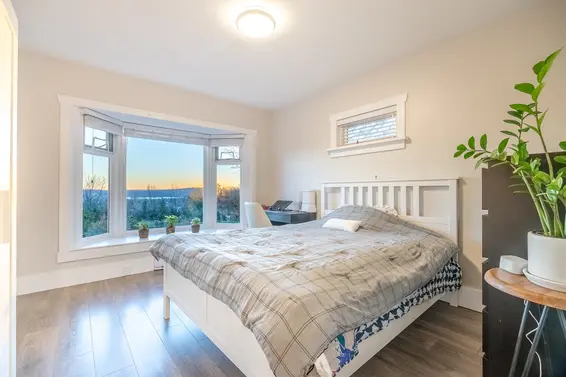 1275 West Keith Road, North Vancouver For Sale - image 15
