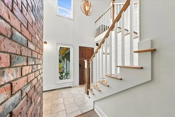 4151 Fircrest Place, North Vancouver For Sale - image 3